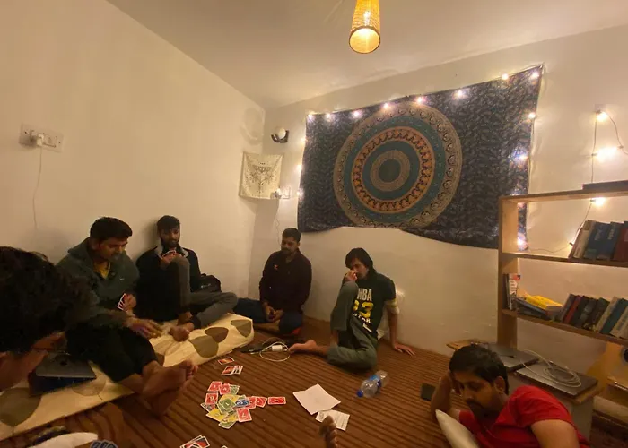 Double Dutch, Old Manali