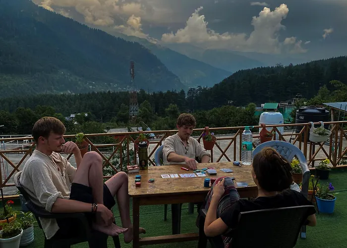 Double Dutch, Old Manali