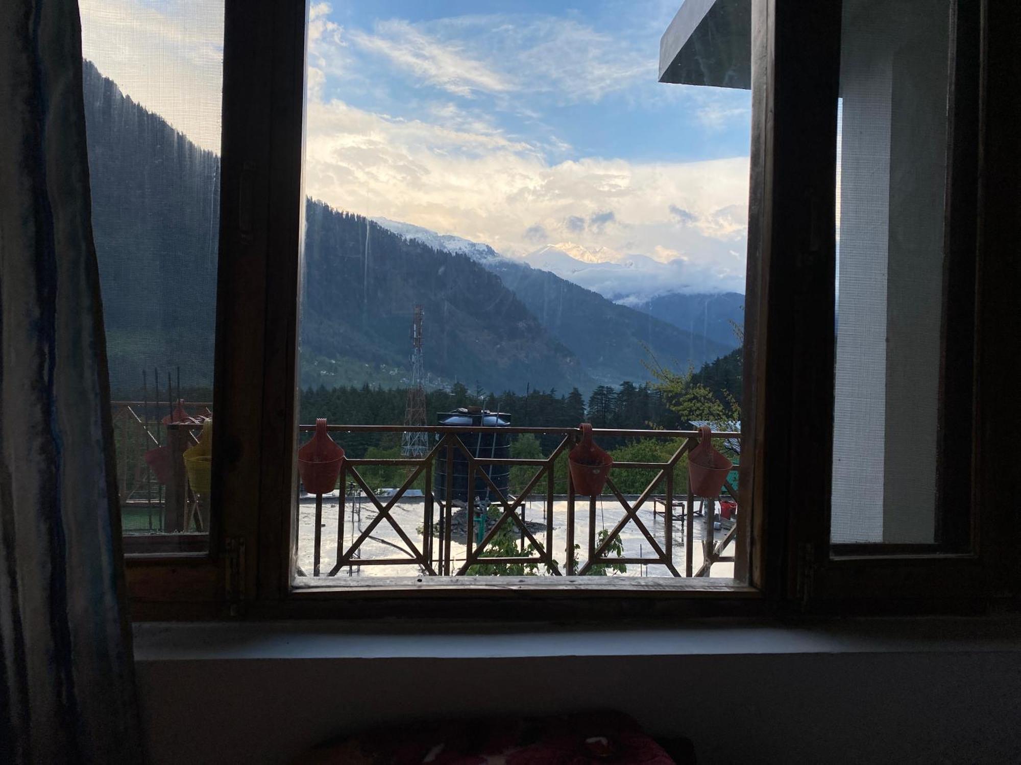 Double Dutch, Old Manali (Himachal Pradesh)