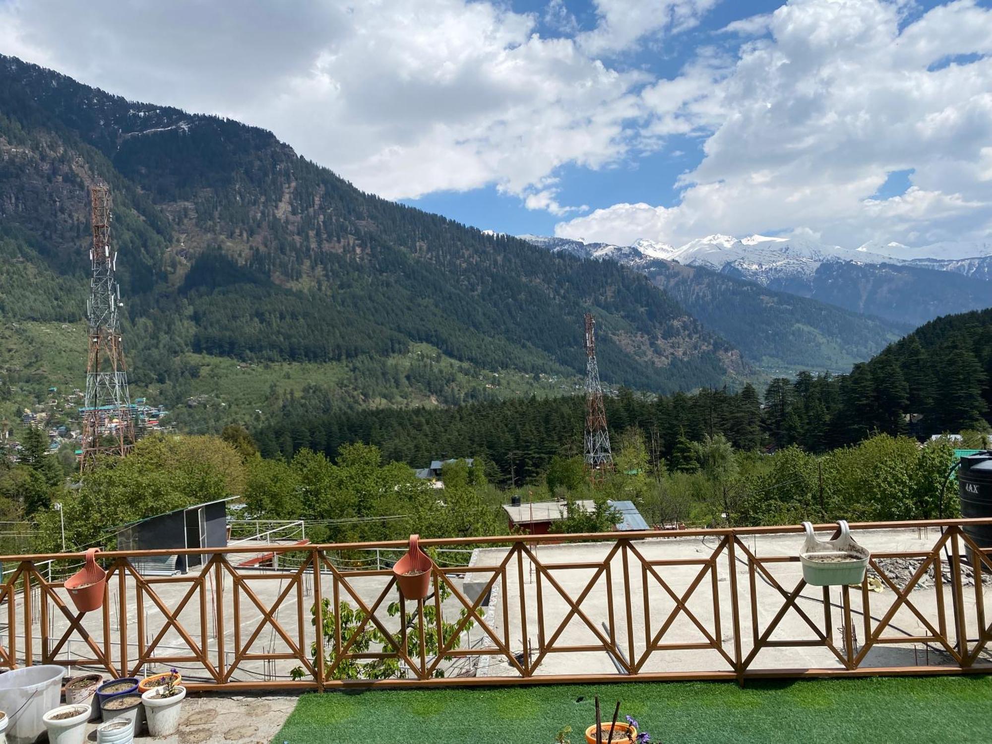 Double Dutch, Old Manali (Himachal Pradesh)