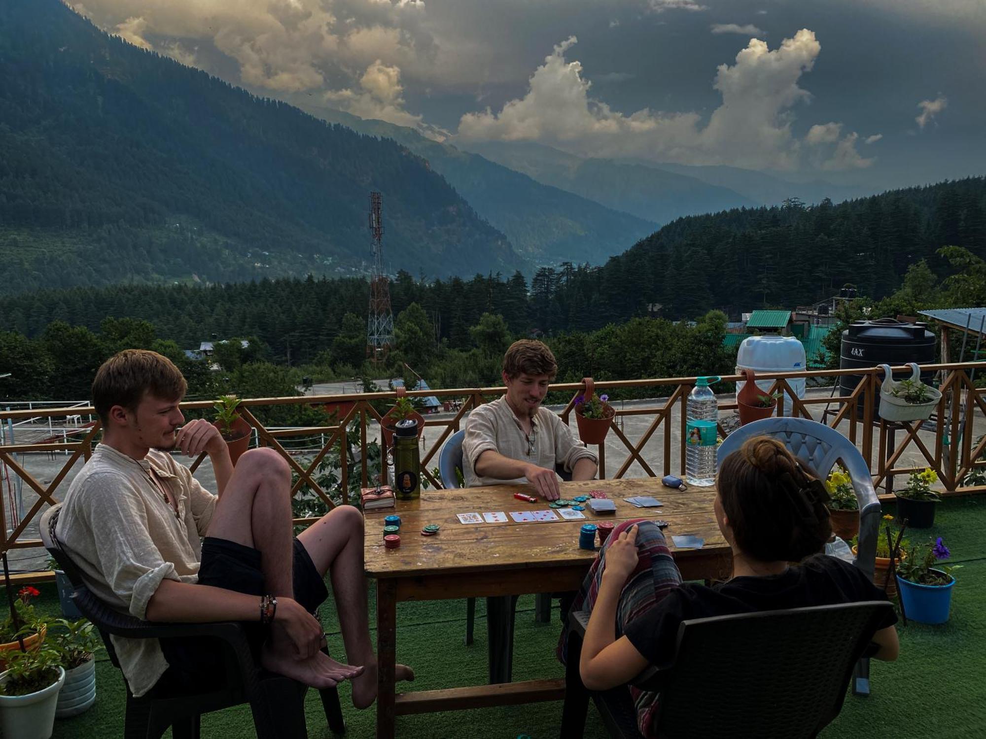 Double Dutch, Old * Manali (Himachal Pradesh)